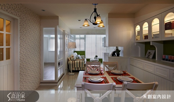 色彩就像是屋子的臉、房子的表情,用得恰當,只要一點