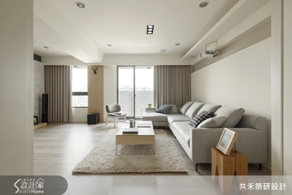 原先這屋子的格局擁有著四房的設計，但居住人數只有屋