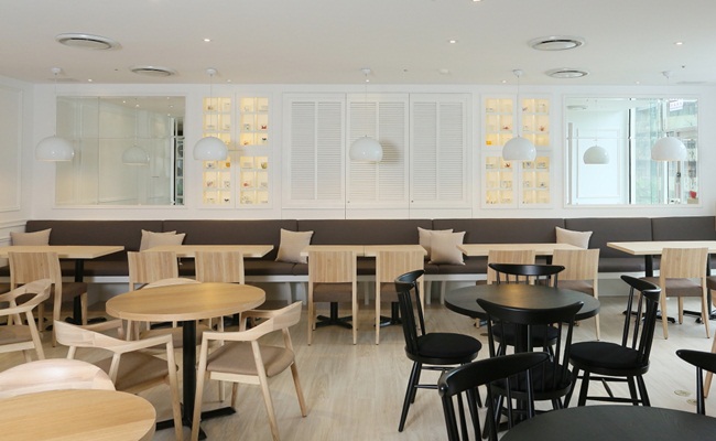 皇家哥本哈根竟然在台灣設立平易近人的咖啡店！能拿著