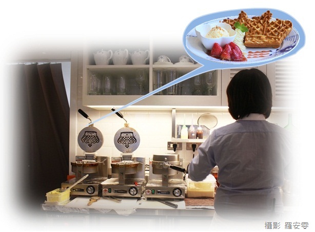 皇家哥本哈根竟然在台灣設立平易近人的咖啡店！能拿著