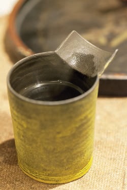 因為喜歡茶具而走進茶世界的林珊旭，習茶已多年且對茶