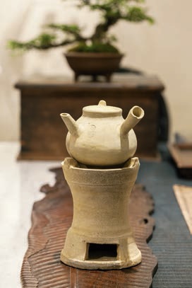 因為喜歡茶具而走進茶世界的林珊旭，習茶已多年且對茶