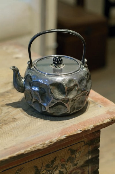 因為喜歡茶具而走進茶世界的林珊旭，習茶已多年且對茶