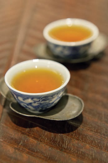 原以為林珊旭是愛喝茶而進入茶世界,正準備泡茶前一刻