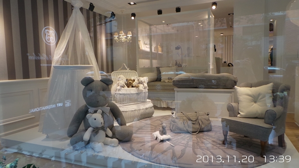 比利時皇室寶寶御用、令好萊塢巨星安潔莉娜裘莉也瘋狂