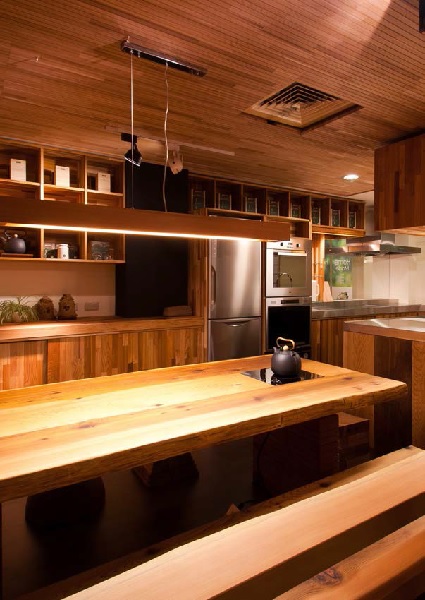 中國飲茶文化源遠流長，唐代茶聖陸羽所著的茶葉專書《