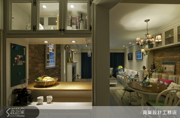 走進空間，溫馨舒適的美式鄉村風格立即在眼前展開。以