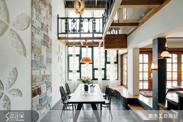 本案位於新北市新店區，屬於樓中樓格局。原木工坊設計