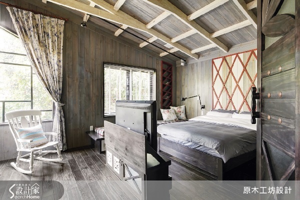 本案位於新北市新店區，屬於樓中樓格局。原木工坊設計