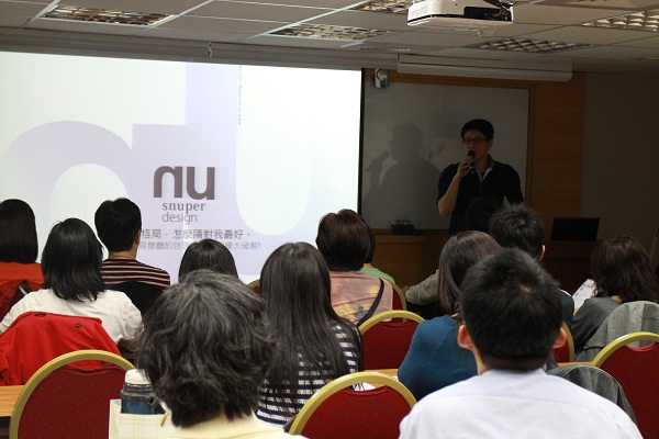 陳先生：我希望我家有三房兩廳兩衛+一客房。設計師：