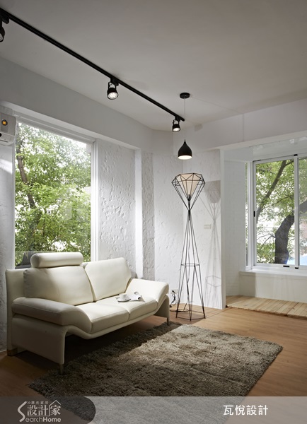 客廳可以說是家的「門面」，家人親友最常歡聚的空間，