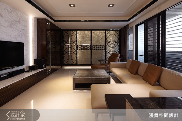 屋主一家人長期旅居國外,對於他們而言這個家是一趟旅