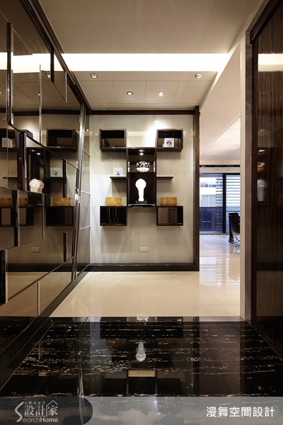 屋主一家人長期旅居國外,對於他們而言這個家是一趟旅