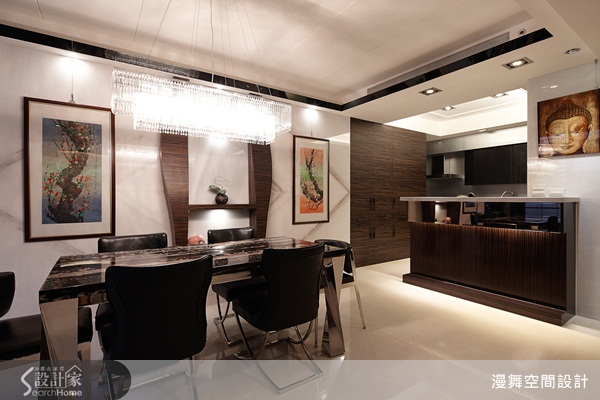 屋主一家人長期旅居國外,對於他們而言這個家是一趟旅