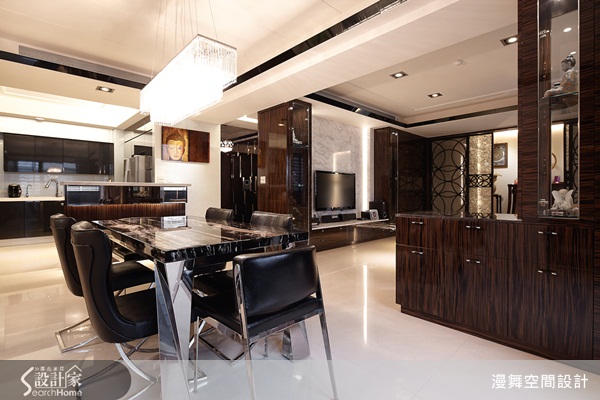 屋主一家人長期旅居國外,對於他們而言這個家是一趟旅