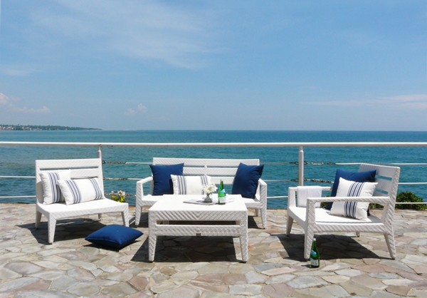 當空氣裡瀰漫著焦慮不定的氛圍，當煩躁的心迫不急待想