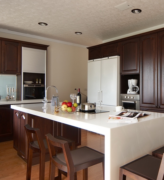 小時候下課後，總愛跑到廚房，在忙著準備晚餐的媽媽身