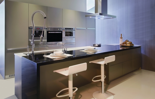 小時候下課後，總愛跑到廚房，在忙著準備晚餐的媽媽身