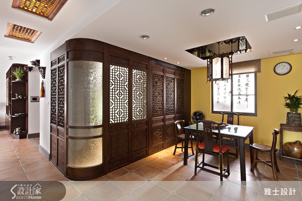 本案是屬於中古屋翻修的案子，屋主鍾情於中式的居家風