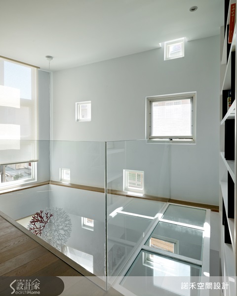 由日式居家講求自然純粹的理念作為設計發想,設計師以