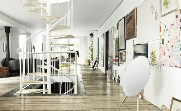 彷彿家具、壁飾般的音響,企圖在視覺感官和性能上為消