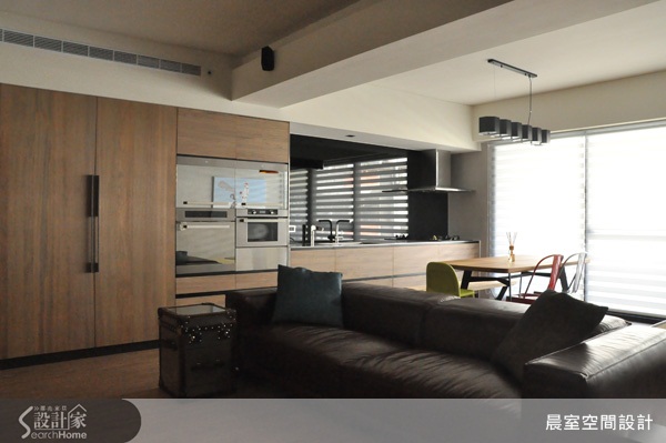 木材質溫和清新的特性，以及自然豐富的紋路表現，再加