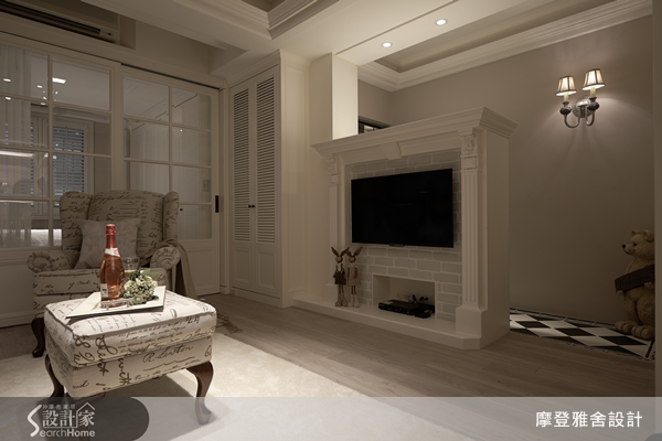 40年老屋狹長型的加上只有兩面窗戶,因此有嚴重的採光