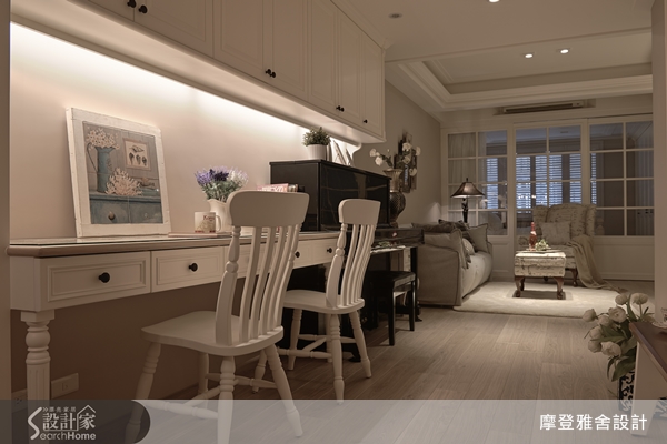 40年老屋狹長型的加上只有兩面窗戶,因此有嚴重的採光