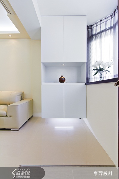 大部分老屋最常見的問題就是屋形狹長、僅有前後採光，