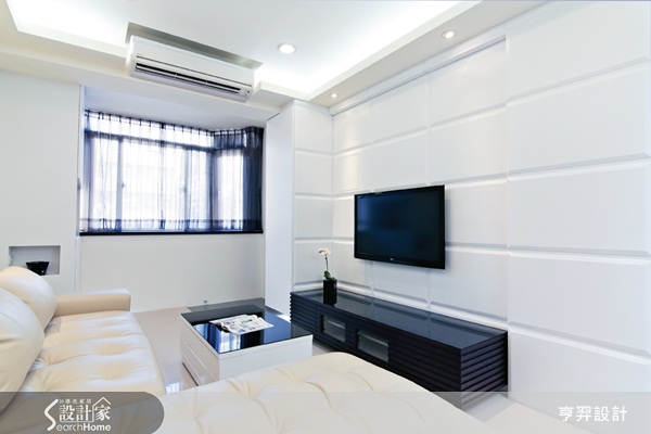 大部分老屋最常見的問題就是屋形狹長、僅有前後採光，