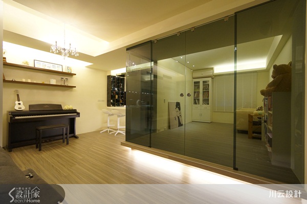 女主人是一位鋼琴教師，因此設計師便以鋼琴琴鍵的造型