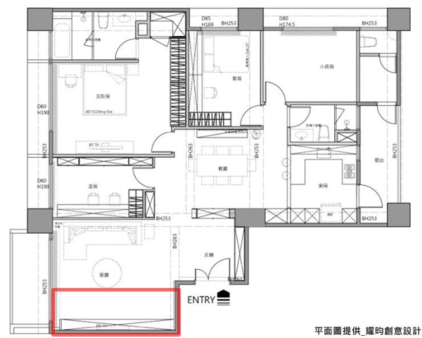 面對忙碌而緊湊的生活，屋主夫妻渴望擁有一個能舒解壓