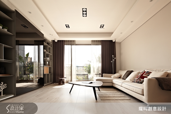 面對忙碌而緊湊的生活，屋主夫妻渴望擁有一個能舒解壓