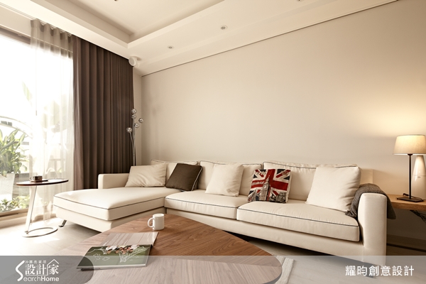 面對忙碌而緊湊的生活，屋主夫妻渴望擁有一個能舒解壓