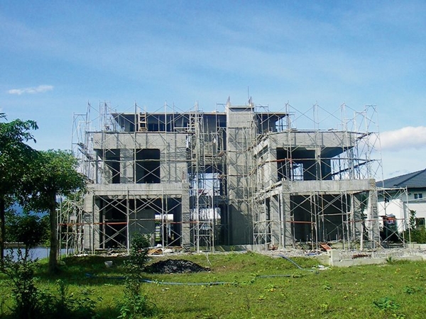 購地自建蓋屋是現在越來越流行的趨勢,施工過程的前、