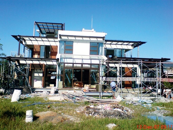 購地自建蓋屋是現在越來越流行的趨勢,施工過程的前、