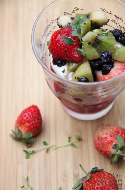 回憶裡的幸福滋味，不單單來自於一道料理。獨自悠遊廚