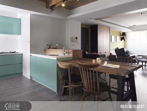 不同於一般格局規劃的概念，設計師根據居住者的實際需