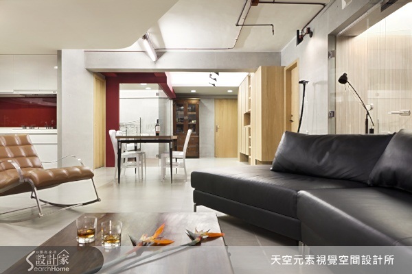 從小繪畫就是他的最愛，因為想成為一名漫畫家，所以跑