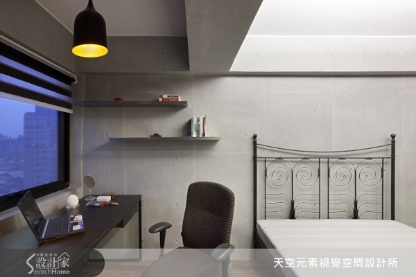 從小繪畫就是他的最愛，因為想成為一名漫畫家，所以跑