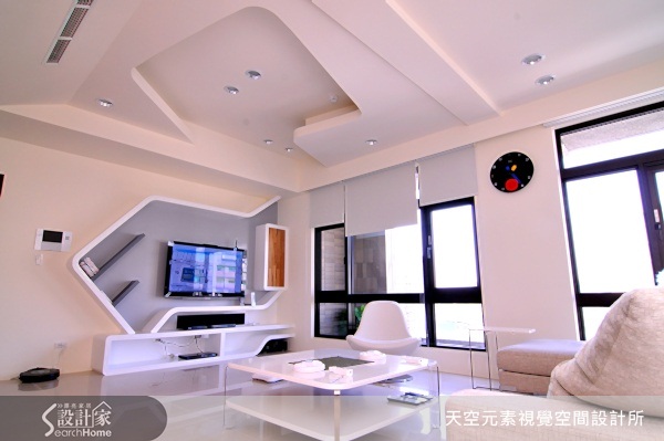 從小繪畫就是他的最愛，因為想成為一名漫畫家，所以跑