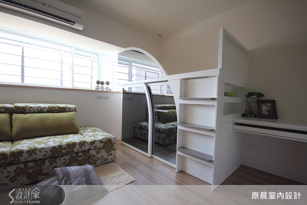 楊崇毅畢業於樹德科技大學室內設計系，喜歡處理裸露的