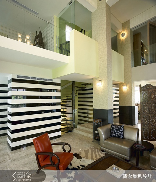 小時候你有曾經拿著蠟筆、彩色筆畫得家裡牆上地上亂七