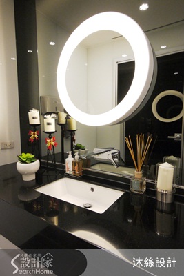 佈置的原則，就是最中國人喜愛的顏色，像是代表喜氣的