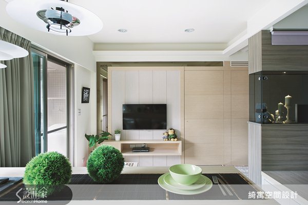 從建築藝術研究所畢業的張睿誠，從事室內設計已逾 8 