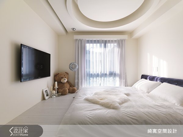 從建築藝術研究所畢業的張睿誠，從事室內設計已逾 8 