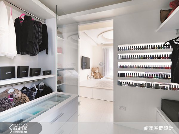 從建築藝術研究所畢業的張睿誠，從事室內設計已逾 8 