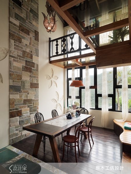 若將原木工坊定義在鄉村風的框架內,顯得太過侷限,因