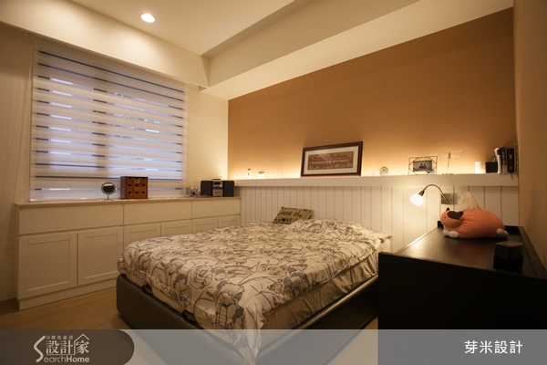 信仰虔誠的屋主希望能以暖色系溫暖新家，在忙碌一天之