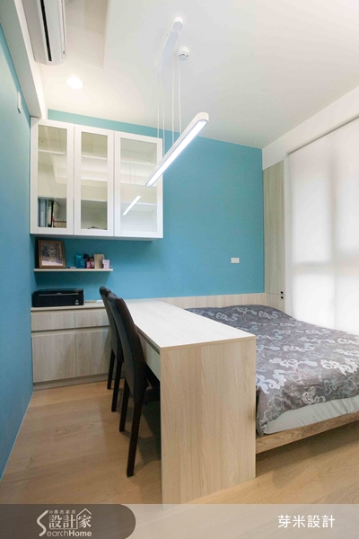 信仰虔誠的屋主希望能以暖色系溫暖新家，在忙碌一天之